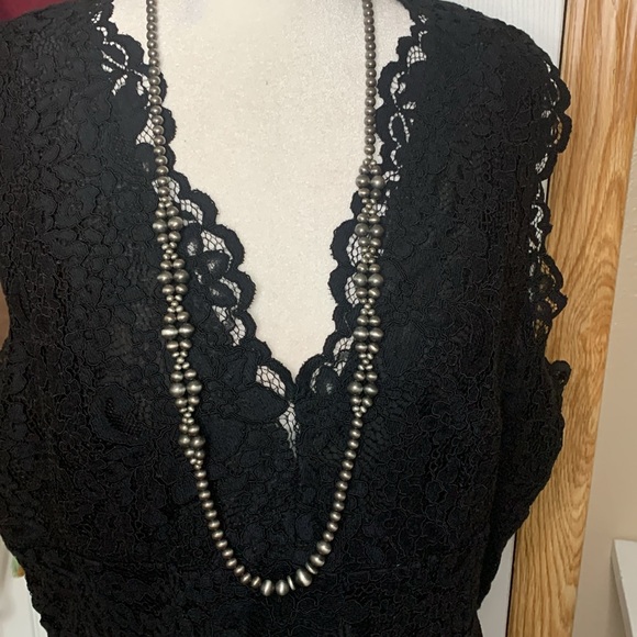 Unbranded Jewelry - Gray Beaded Necklace NEW